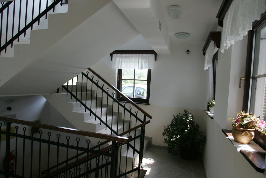 Farm Stay Frank Ozmec Wine And Glamping Estate Ljutomer Quarto foto